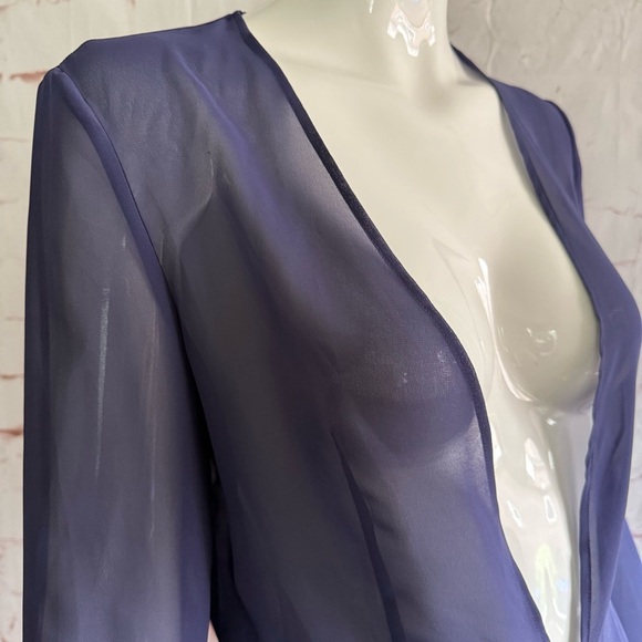 Sheer lightweight Periwinkle Blue Three Quarter Inch Sleeve Shrug Top Size XS - Picture 4 of 15